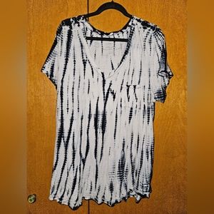 Torrid tie Dye classic tee - size 3